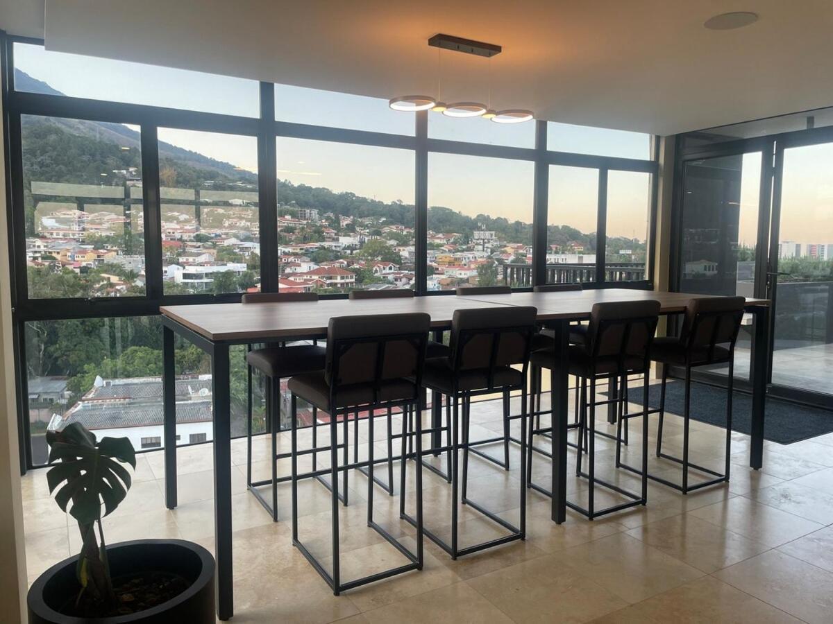 Cozy With Panoramic View Apartment *