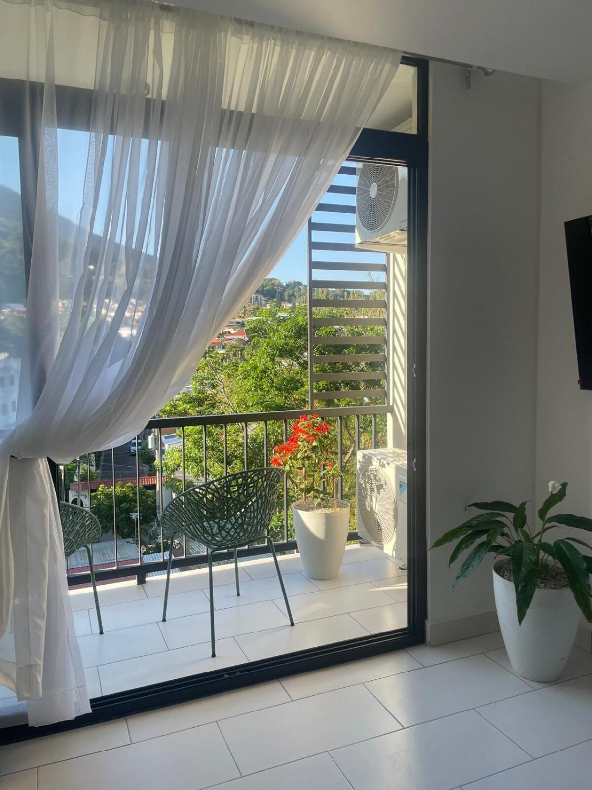 Apartment Cozy With Panoramic View